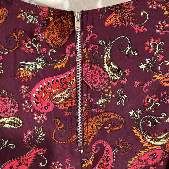 NWOT W5 Sleeveless Paisley Satin Tank Top Exposed Back Zipper S - Picture 5 of 12